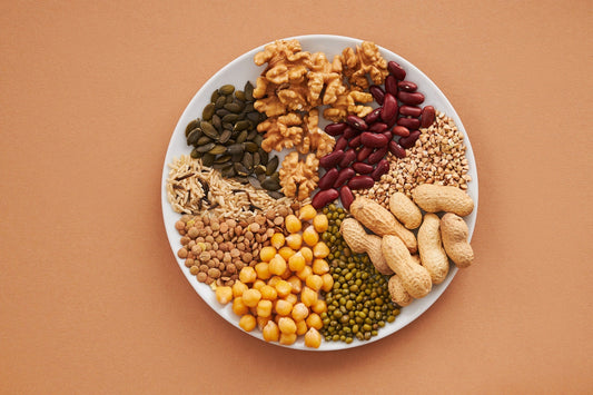 Plate-with-nuts-and-seeds