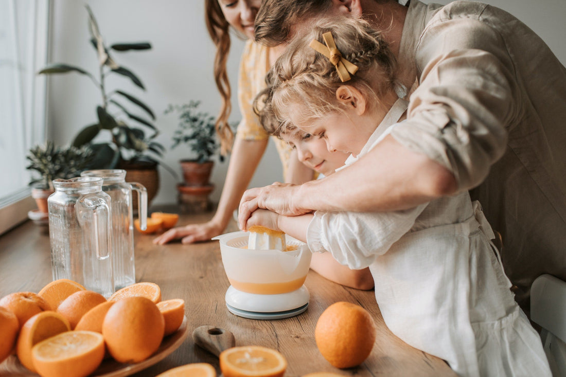 Family-juicing-orange-juice